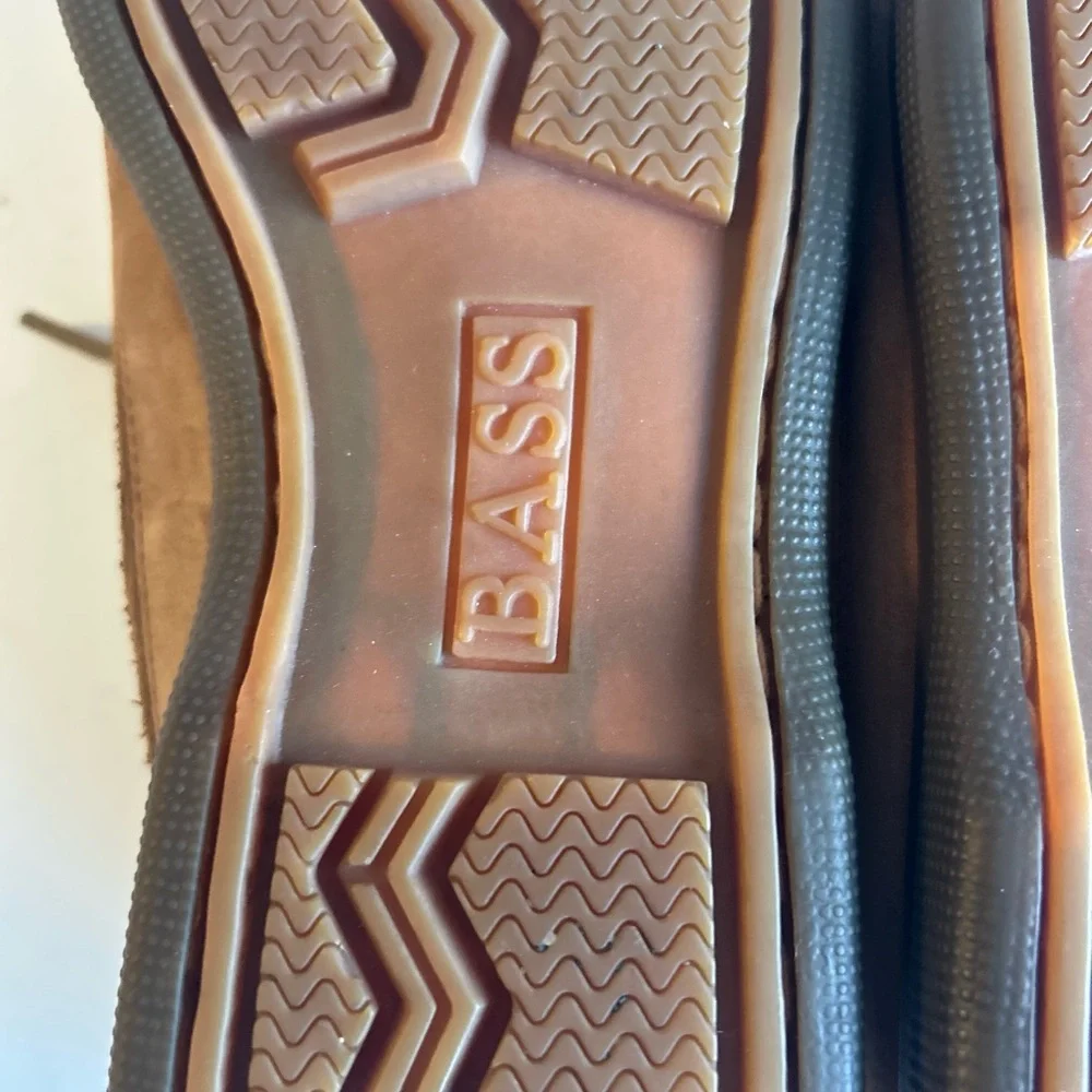 Men's Bass Tan Genuine Leather Rubber Outsole Topsides Loafers size 9.5